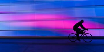 Una inmersión divertida en la clase de spinning: Mi primer encuentro con dos ruedas, 45 minutos y los sonidos de 50 Cent