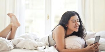 ¿Cuándo termina el horario de verano? ¡Este año ganaremos una hora adicional de sueño al atrasar el reloj en 2024!