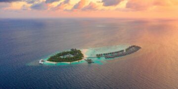 Esta isla privada en Fiji es uno de los destinos de viaje más soñados para los amantes del vino. La maestra de bodega Lily Puamau ha contribuido a crear una colección de vinos que vale la pena en uno de los lugares más remotos del mundo.