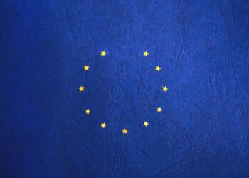 Europa se acerca a una regulación histórica sobre la inteligencia artificial mientras los legisladores respaldan un acuerdo sin precedentes.