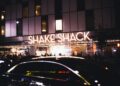 Shake Shack ofrece hamburguesas gratis en honor a la extensa duración de los Oscars.