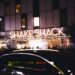 Shake Shack ofrece hamburguesas gratis en honor a la extensa duración de los Oscars.
