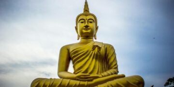 Los 5 mejores lugares para visitar en Tailandia y las 3 tradiciones que debes experimentar.
